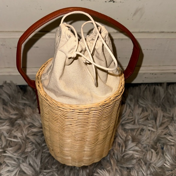 Handbags - Straw Bucket Bag Top Strap handle